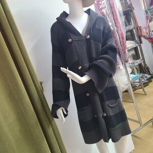 Line Long Knit Sweater